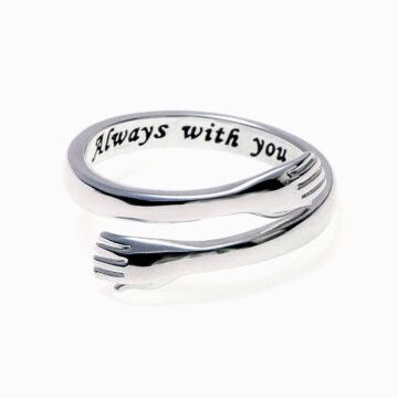 To My daughter “Aways in my heart” Hug Ring